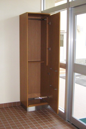 Ｍ小学校　玄関収納