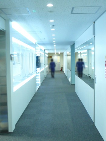 放送局　オフィス　壁面什器